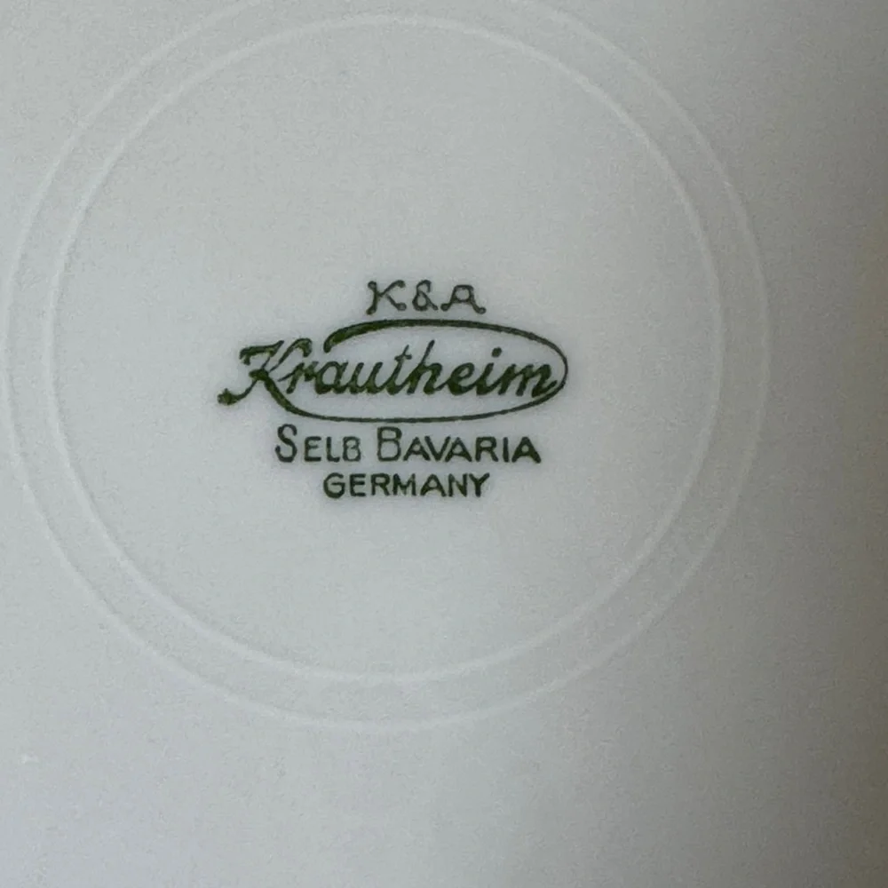 Krautheim 9 3/4 ivory plate.Set of 3. Elegant Cream Dinner Plates with Gold Trim